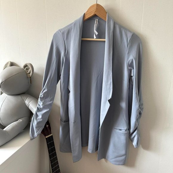 Light blue button up blazer with ruched sleeves - Picture 7 of 8